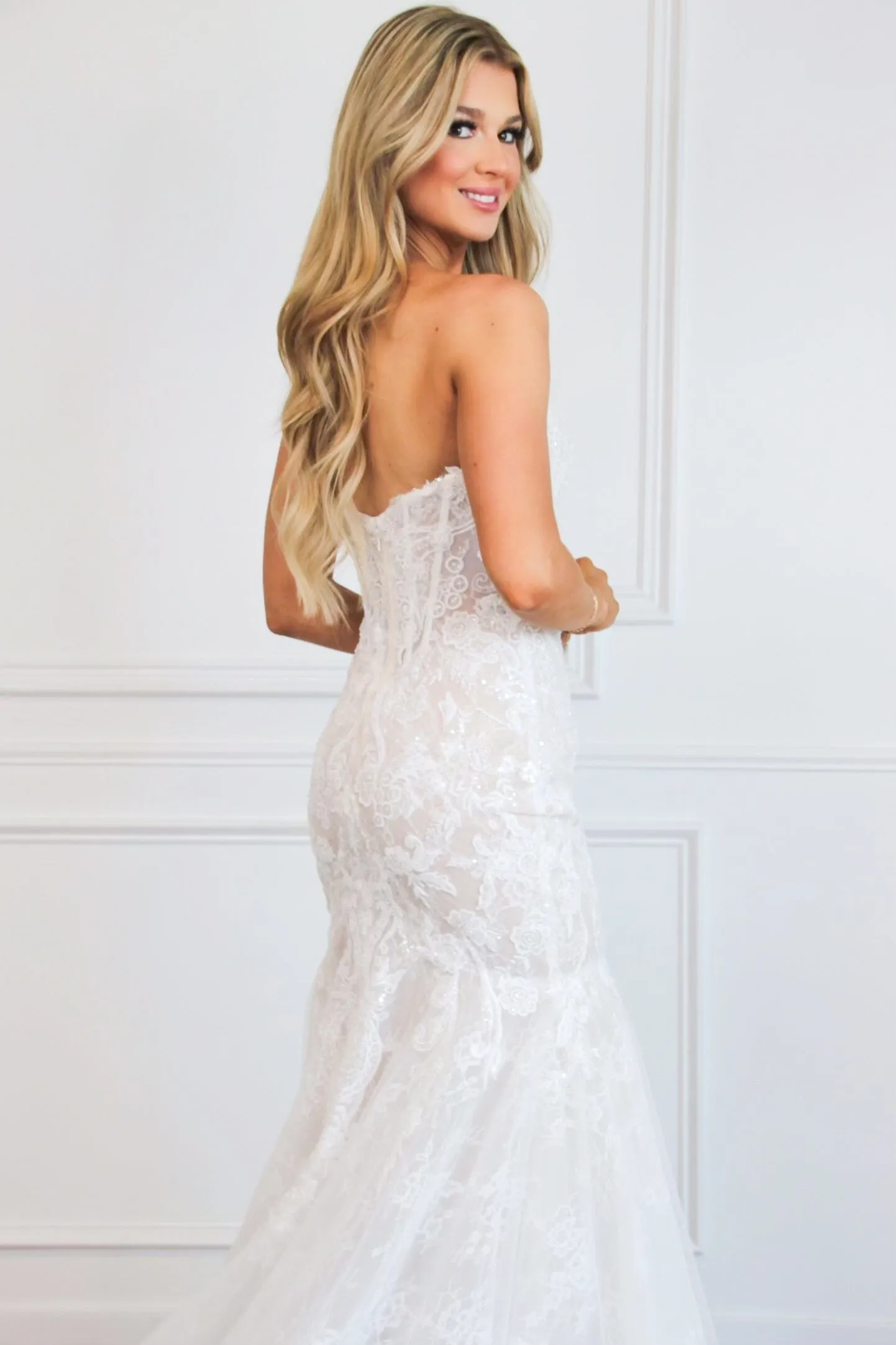 Primrose Lace Detachable Sleeve Mermaid Wedding Dress: White/Nude