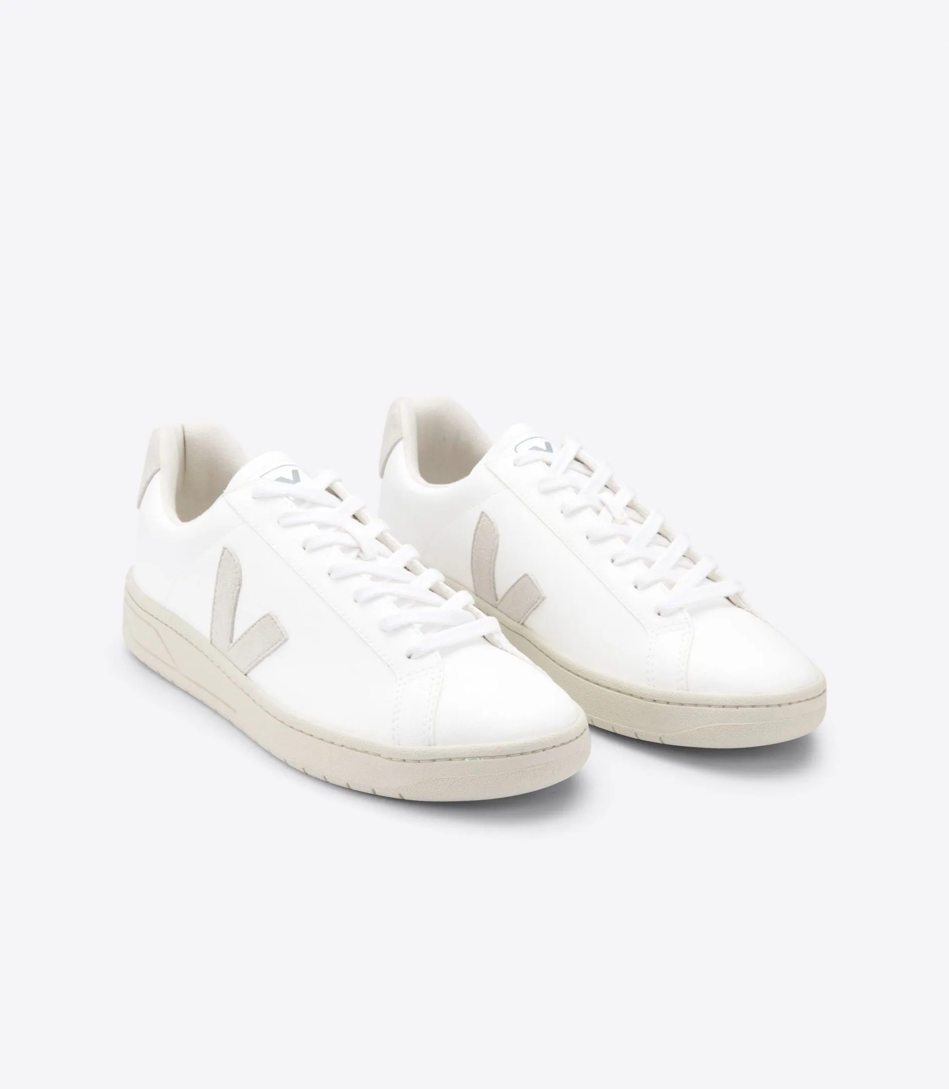 Veja - Urca C.W.L. Sneakers in White Natural