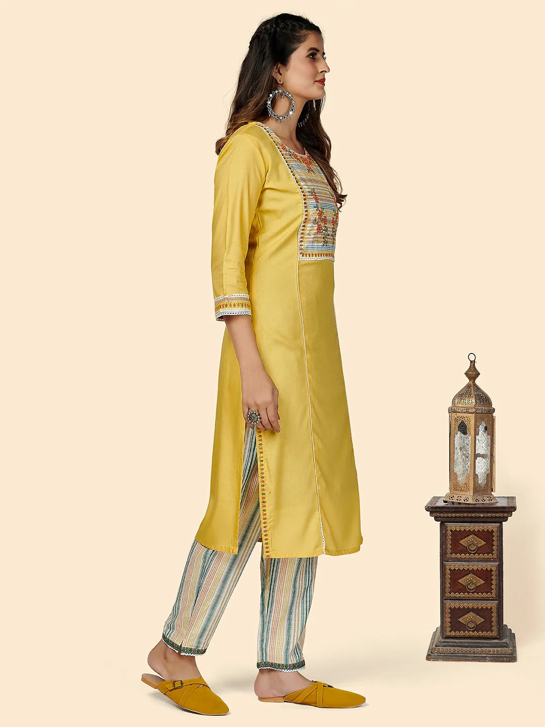 Women'S Embroidered Straight Cotton Yellow Stitched Kurta With Pant