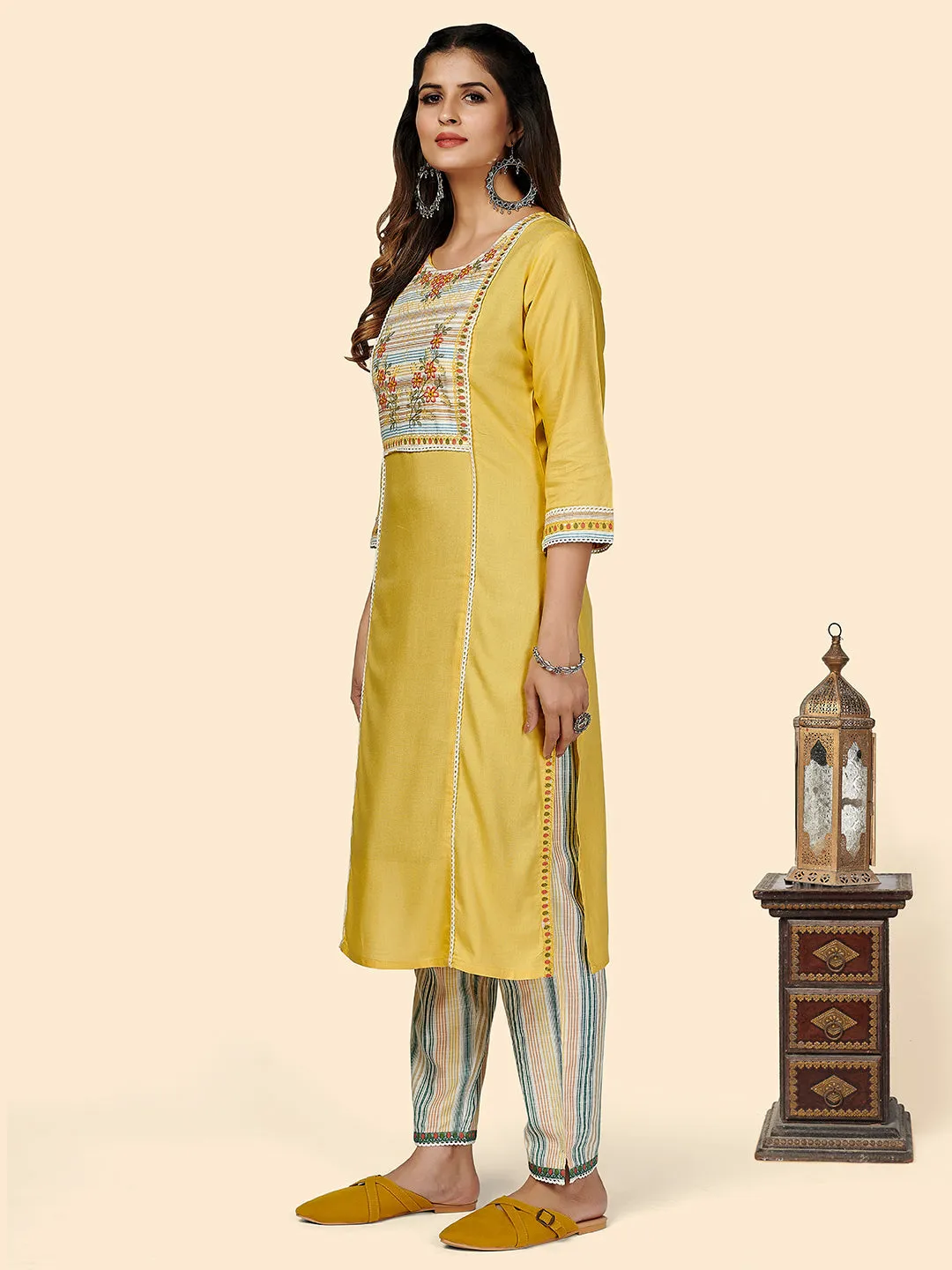 Women'S Embroidered Straight Cotton Yellow Stitched Kurta With Pant